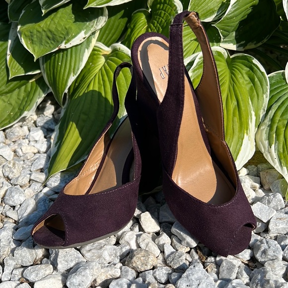 GAP Peep-toe Wedges - Picture 1 of 4